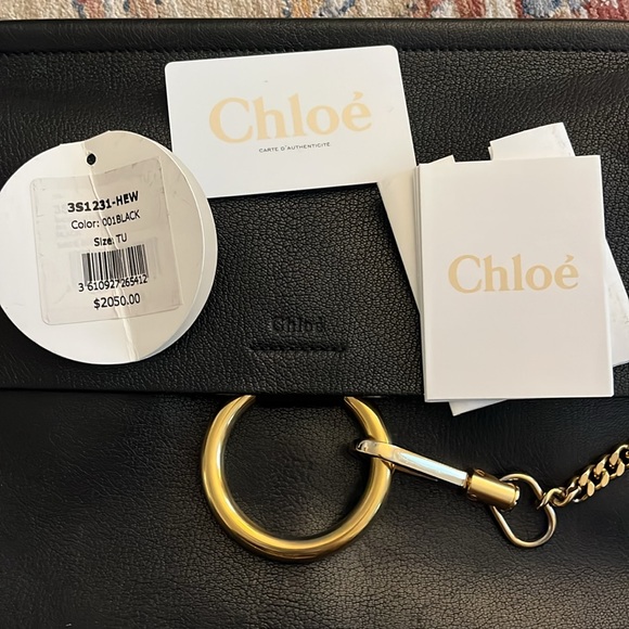 Chloe Black Leather Shoulder Bag with Gold Ring Hardware - Picture 5 of 7